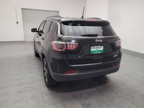 Used 2017 Jeep Compass Latitude w/ Popular Equipment Group FWD image 6
