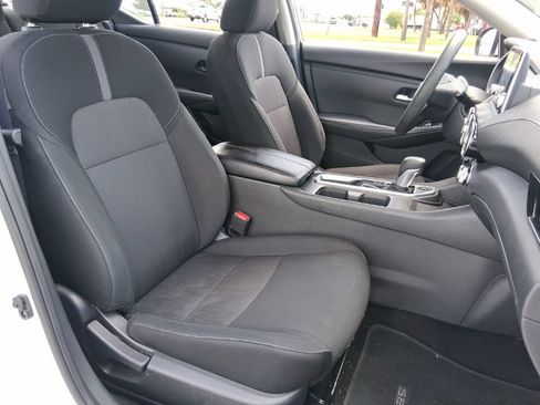 Used 2025 Nissan Sentra SV FWD image 16