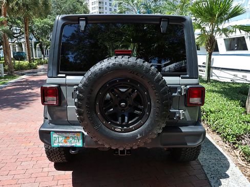 Used 2018 Jeep Wrangler Unlimited Sport AWD/4WD image 21