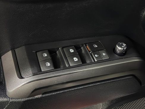 Used 2017 Toyota Tacoma TRD Sport image 31