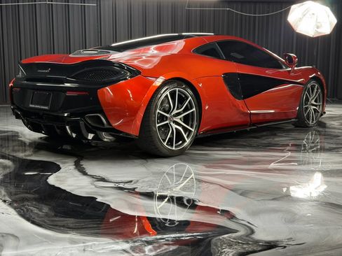 Used 2018 McLaren 570S RWD image 11