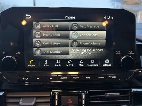 Used 2023 Nissan Pathfinder SL image 18