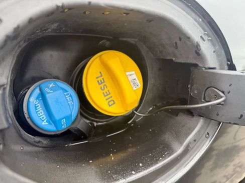 Used 2019 Jaguar F-PACE Prestige image 34