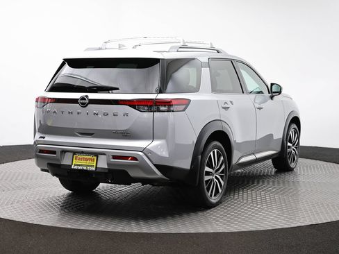 Used 2023 Nissan Pathfinder Platinum AWD/4WD image 5