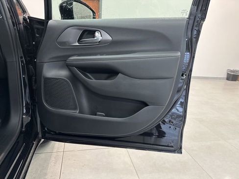 New 2026 Chrysler Pacifica Select w/ S Appearance Package image 47