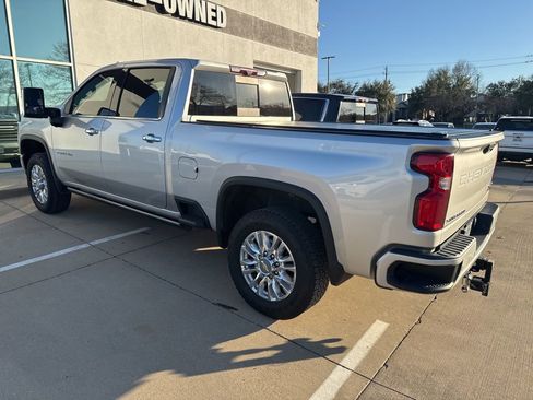 Used 2023 Chevrolet Silverado 2500 High Country w/ Z71 Off-Road Package image 3