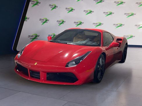 Used 2018 Ferrari 488 Spider image 2