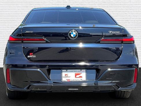 Used 2025 BMW 750e xDrive AWD/4WD image 5