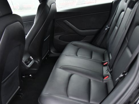 Used 2019 Tesla Model 3 Standard Range image 34