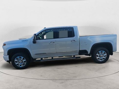 Used 2024 Chevrolet Silverado 2500 High Country w/ High Country Premium Package AWD/4WD image 4