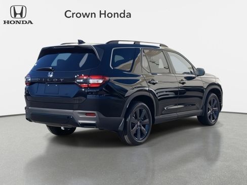 New 2026 Honda Pilot Sport image 4