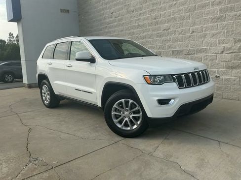 Used 2021 Jeep Grand Cherokee Laredo w/ Security & Convenience Group AWD/4WD image 1