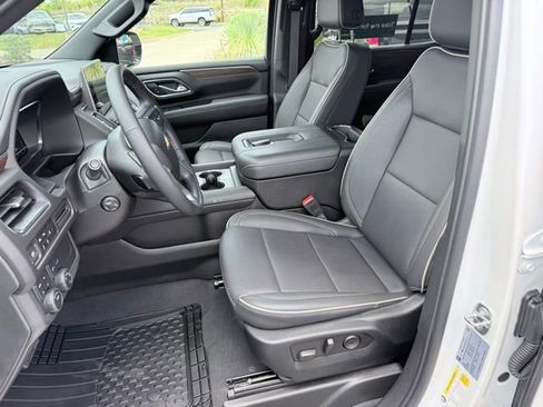 Used 2024 Chevrolet Tahoe Premier AWD/4WD image 21