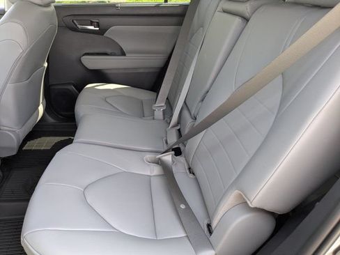 New 2026 Toyota Highlander XLE AWD/4WD image 14