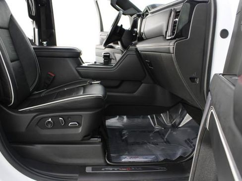 Used 2025 GMC Sierra 1500 AT4X image 27