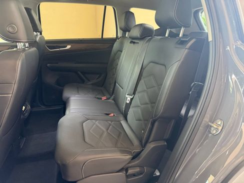Used 2026 Volkswagen Atlas SE FWD image 22