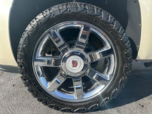 Used 2008 Cadillac Escalade EXT image 27