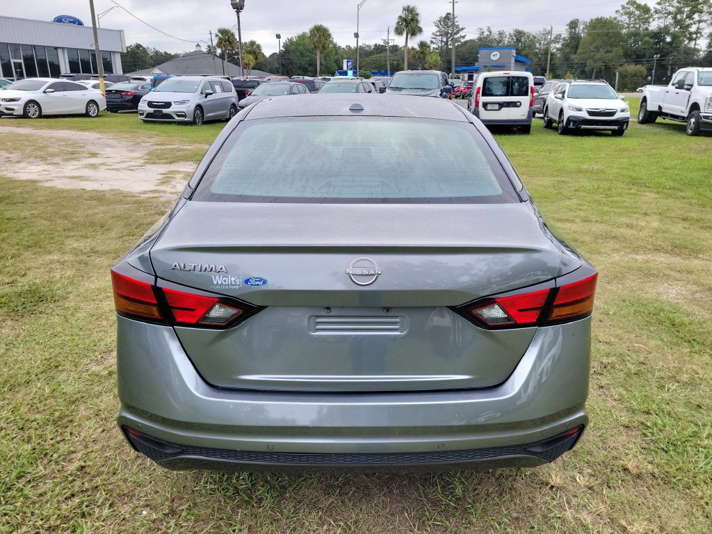 Used 2025 Nissan Altima 2.5 SV FWD image 9