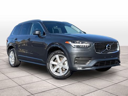 Used 2021 Volvo XC90 T5 Momentum w/ Climate Package AWD/4WD image 2