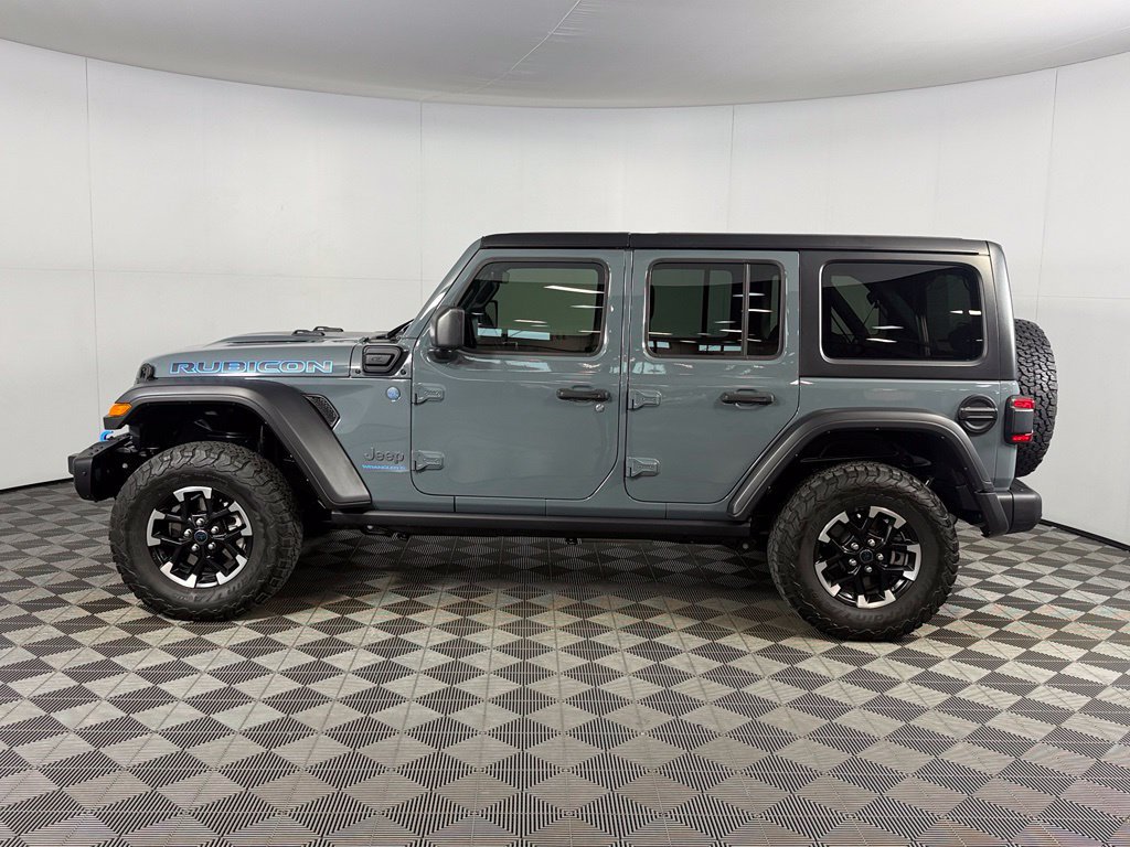 Used 2024 Jeep Wrangler Unlimited Rubicon 4xe w/ Capability Package AWD/4WD image 11