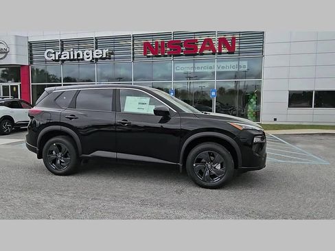 New 2026 Nissan Rogue SV FWD image 33