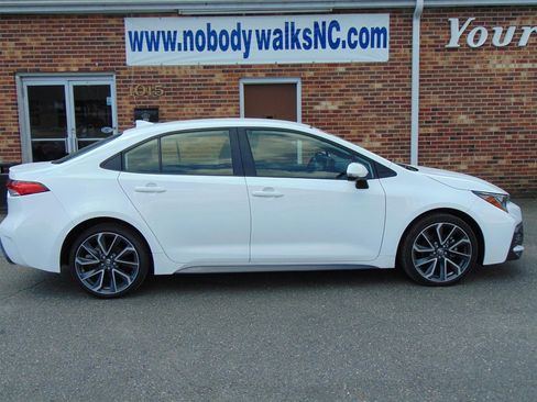 Used 2022 Toyota Corolla SE image 4