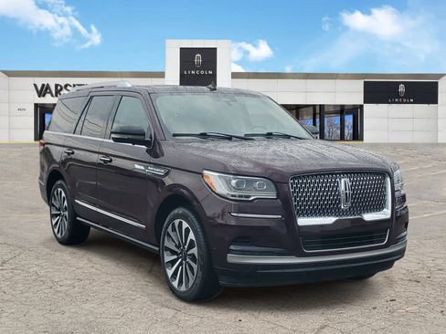 Used 2023 Lincoln Navigator Reserve AWD/4WD image 1