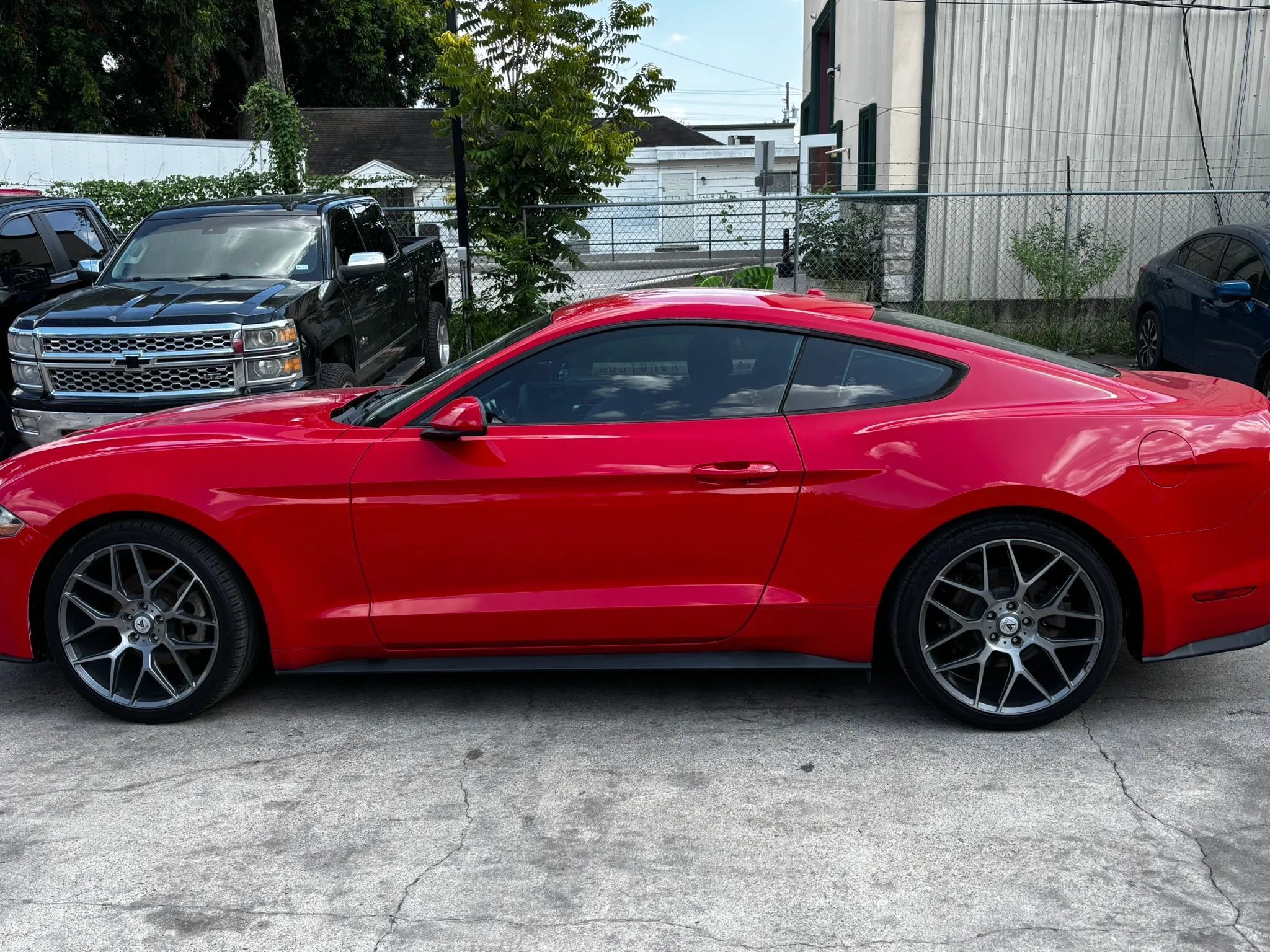 Used 2019 Ford Mustang Coupe RWD image 5