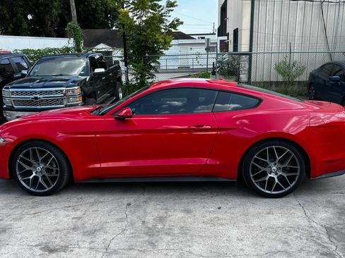 Used 2019 Ford Mustang Coupe RWD image 5
