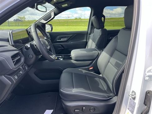 New 2025 Chevrolet Silverado EV LT image 19