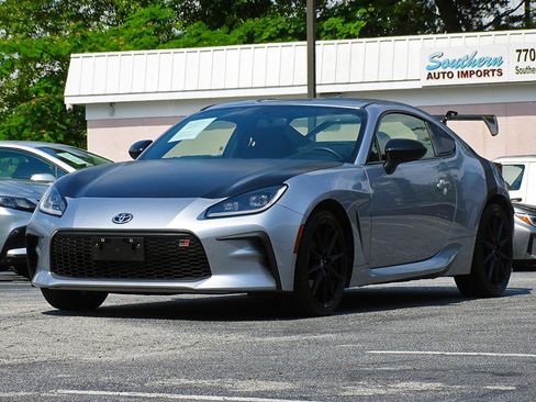 Used 2024 Toyota GR86 Premium RWD image 3