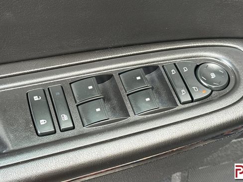 Used 2016 Chevrolet Traverse LTZ AWD/4WD image 13