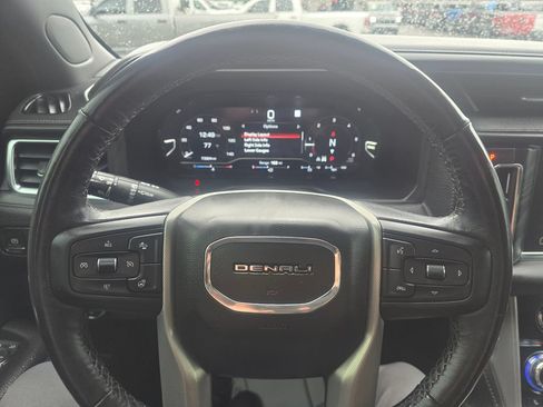 Used 2022 GMC Yukon XL Denali w/ Denali Premium Package AWD/4WD image 15