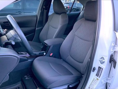 Used 2022 Toyota Corolla LE image 8