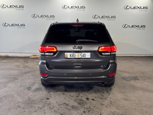 Used 2021 Jeep Grand Cherokee Laredo X image 9