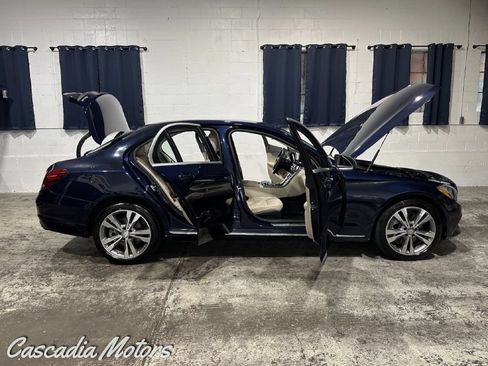 Used 2016 Mercedes-Benz C 300 4MATIC Sedan image 39