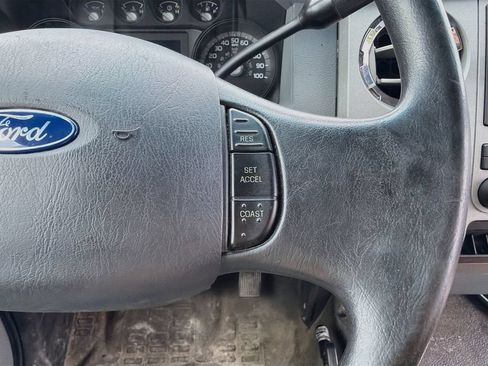 Used 2015 Ford F650 2WD Regular Cab Super Duty image 32