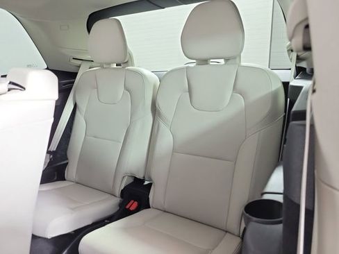 Used 2020 Volvo XC90 T5 Momentum image 14