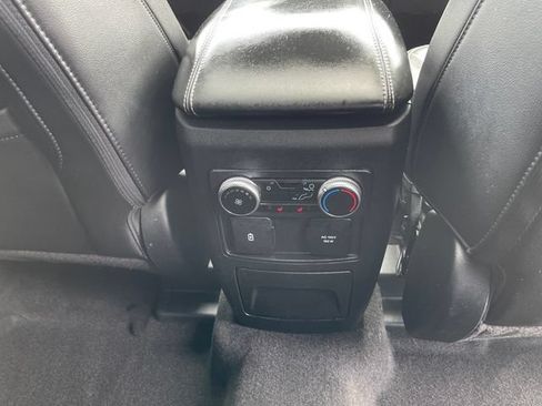 Used 2023 Ford Explorer Limited w/ Equipment Group 301A AWD/4WD image 38
