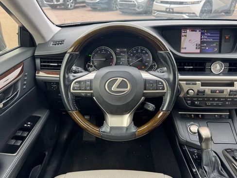 Used 2016 Lexus ES 350 w/ Navigation System Package FWD image 11