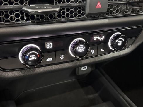 Used 2025 Honda HR-V LX image 19