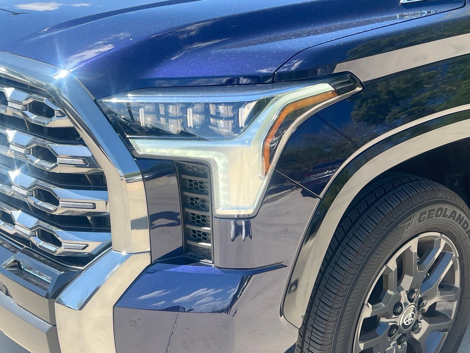Used 2025 Toyota Tundra Platinum AWD/4WD image 4