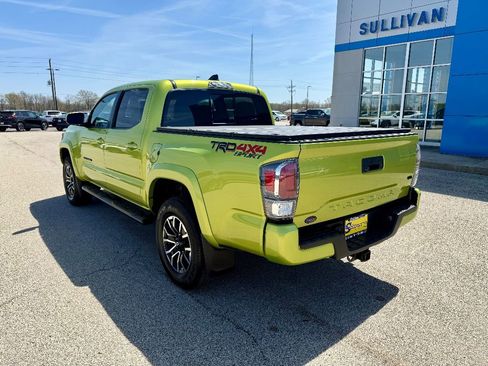 Used 2023 Toyota Tacoma TRD Sport image 2