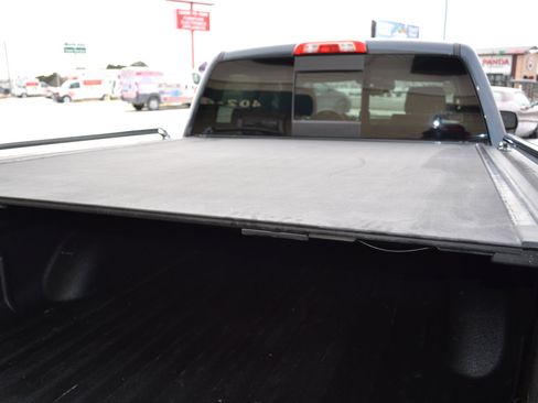 Used 2017 Chevrolet Silverado 1500 High Country image 9