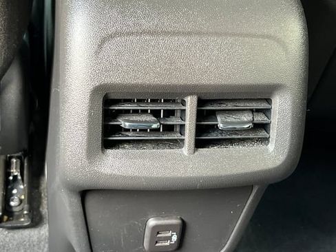 Used 2023 Chevrolet Equinox LS AWD/4WD image 17
