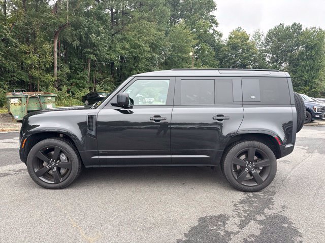 Used 2021 Land Rover Defender 110 X-Dynamic HSE AWD/4WD image 2