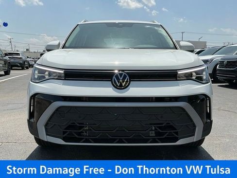 New 2026 Volkswagen Taos SE FWD image 8