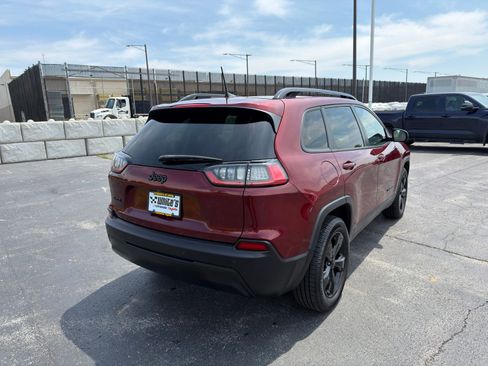 Used 2021 Jeep Cherokee Latitude Plus AWD/4WD image 6
