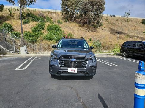 Used 2025 Subaru Ascent Onyx Edition w/ Popular Package #2 AWD/4WD image 2