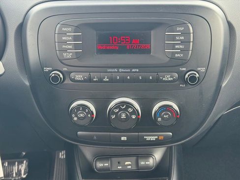 Used 2015 Kia Soul + image 9